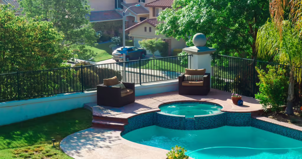 Algae Removal and Pool Cleaning Service